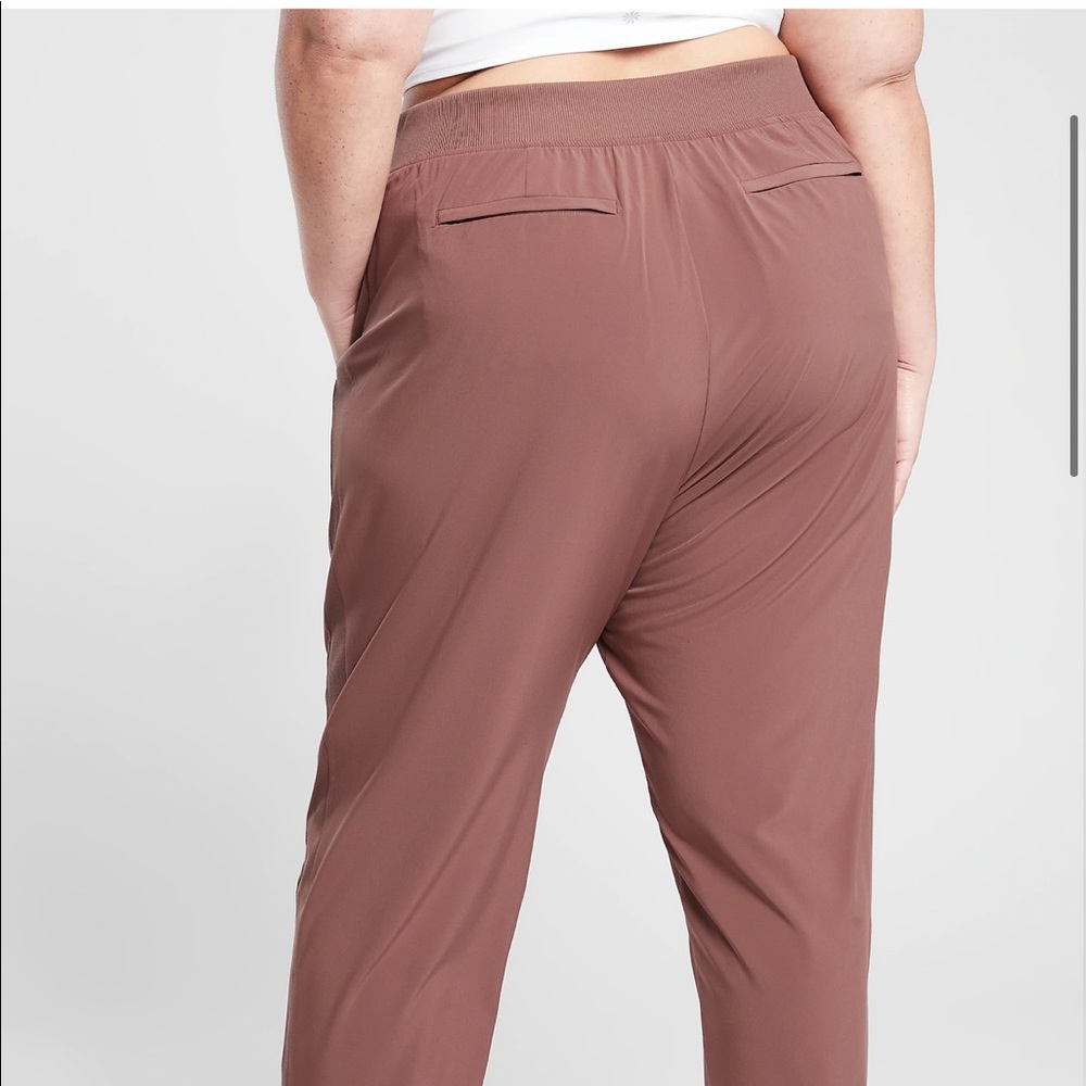 Athleta NWT Brooklyn ankle pant in hearth rose, size 26